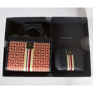 Tommy Hilfiger 2-Piece Tote Bag & Coin Purse Gift Set Navy/Red New in Box